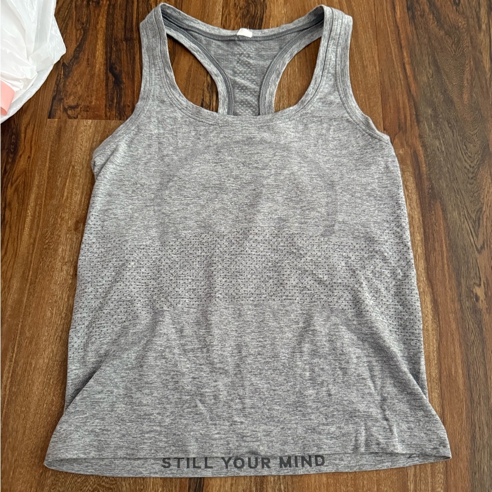 Lululemon top
